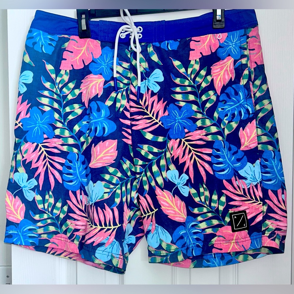American Eagle Outfitters Blue/Pink Floral Board Shorts Swim Trunks Large